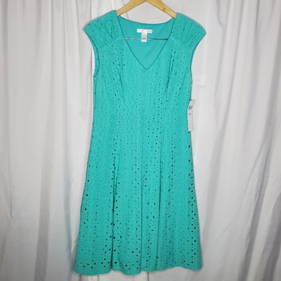 ◇◇ London Times Turquoise Fit & Flare Eyelet Lace Dress Size 10 NWT - Picture 1 of 8